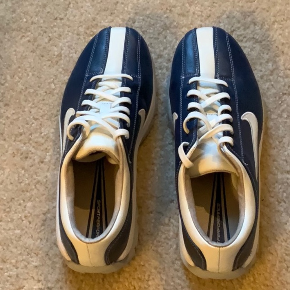 Women's Nike Golf Sneaker 7.5 (blue & white trim)
